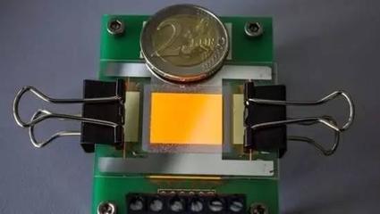 中国突破 全球首款石墨烯电子显示屏问世，开启显示技术新纪元